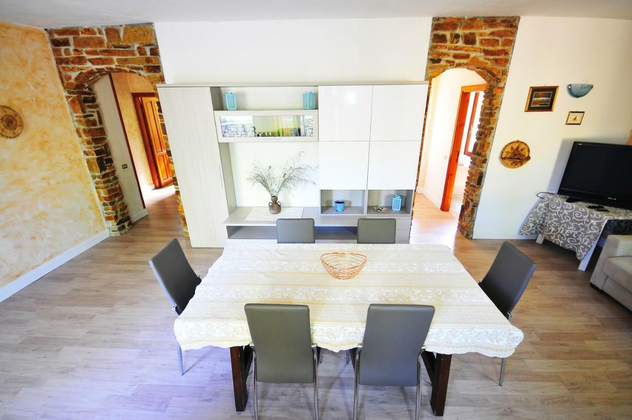 Residenza I Melograni Villa Porto Ottiolu Buitenkant foto